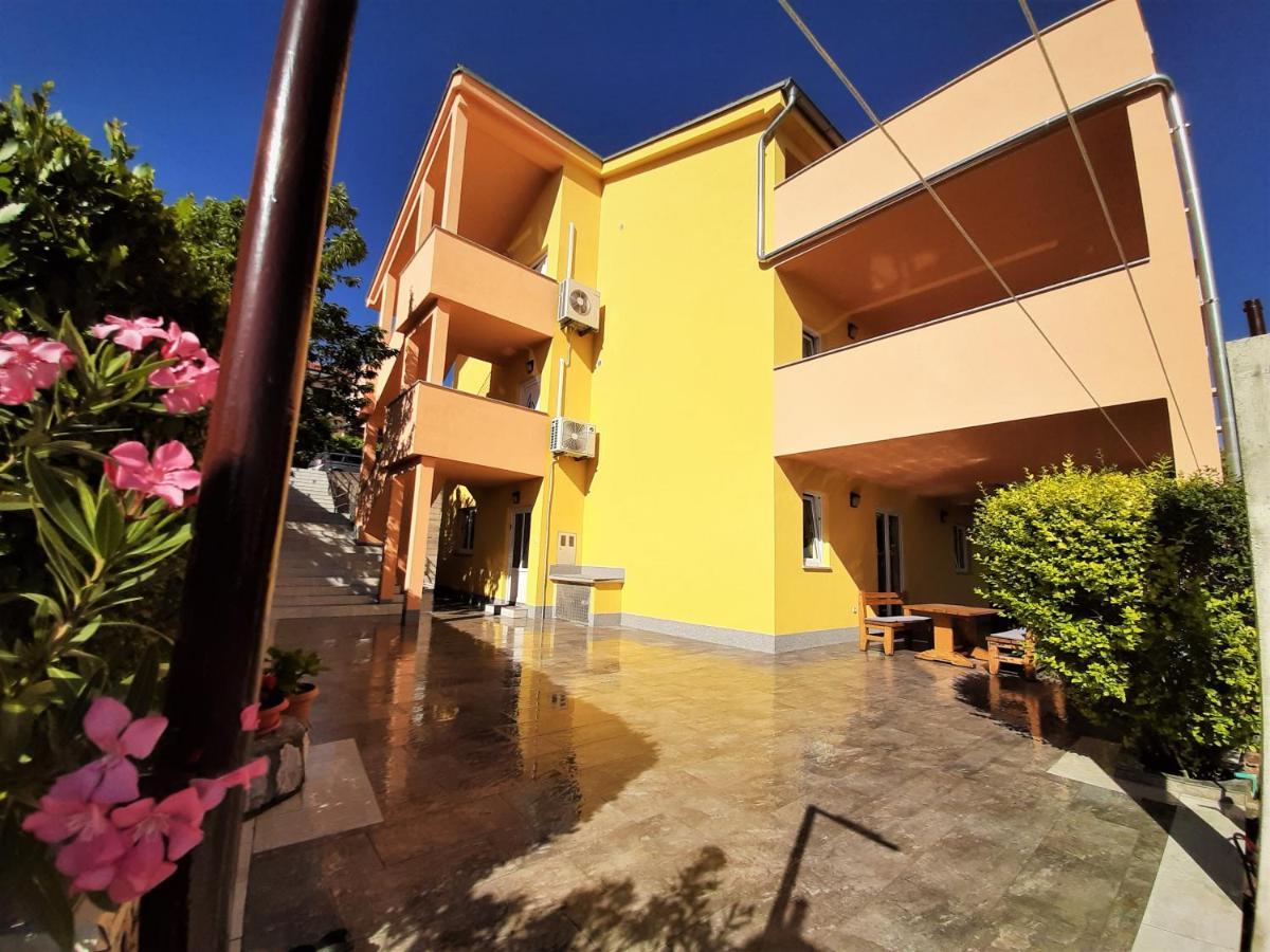 Cozy Apartments With Sea View Нови-Винодолски Экстерьер фото