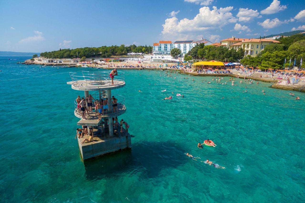 Cozy Apartments With Sea View Нови-Винодолски Экстерьер фото
